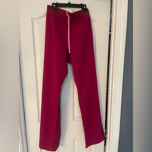 Figs XL top and XL tall bottoms - Picture 2 of 2